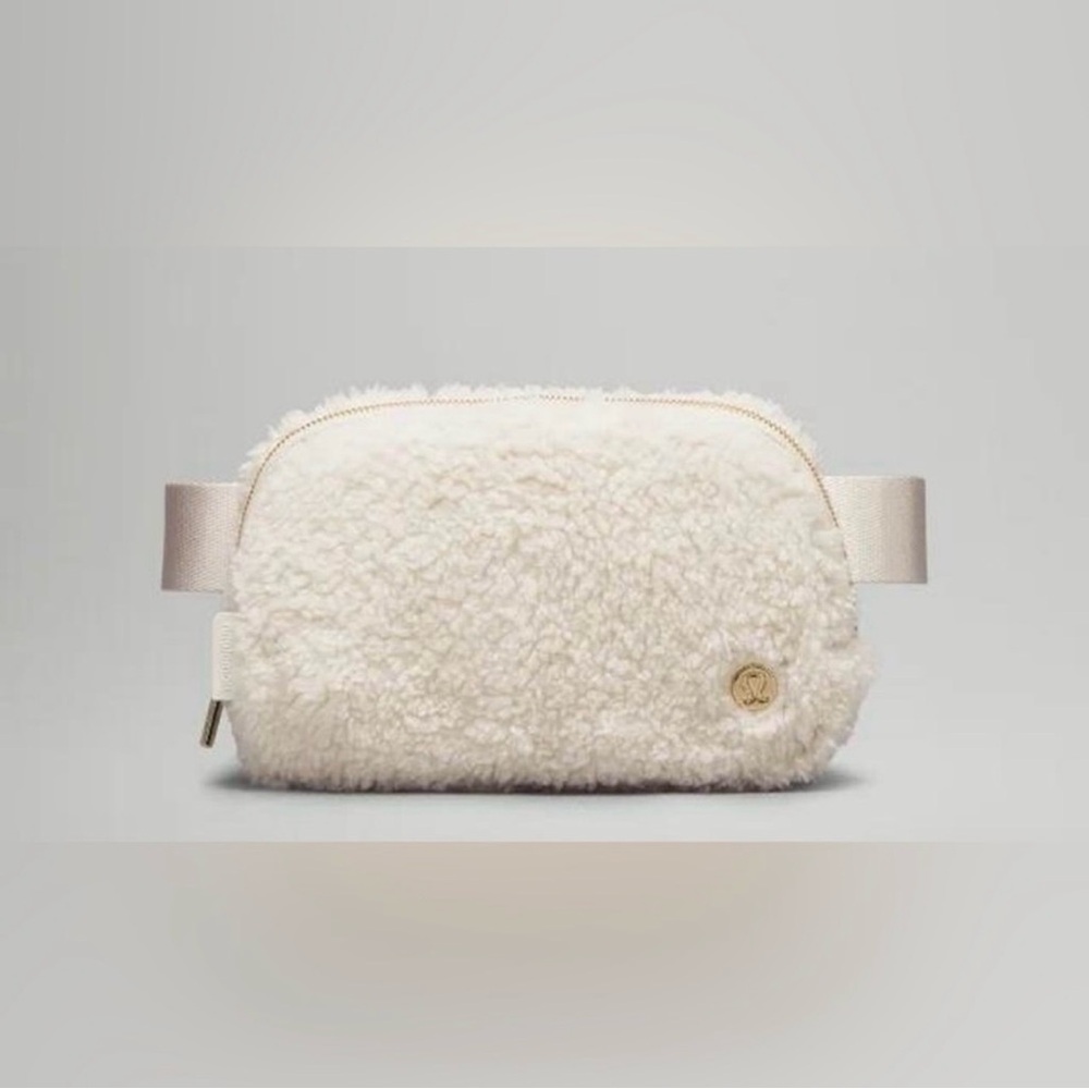 Lululemon Everywhere Belt Bag Fleece Large 2L